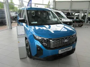 Ford Tourneo Courier Elektro 54 kWh TITANIUM/SHZ/FSB/