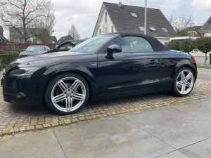 Audi TT Roadster 1.8 TFSI schwarz-Verdeck NEU