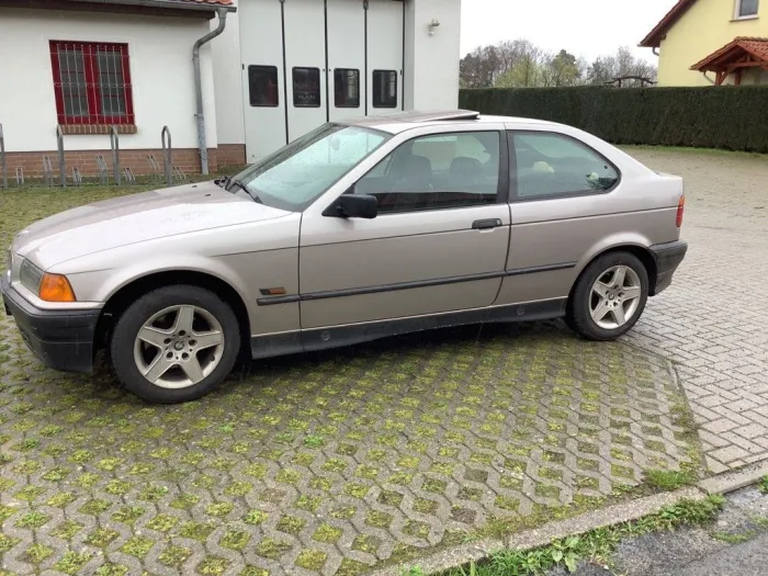 BMW 316i compact Oldtimer