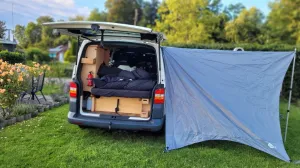 Volkswagen Unikat: VW T5 Wohnmobil im Totenkopfstyle 