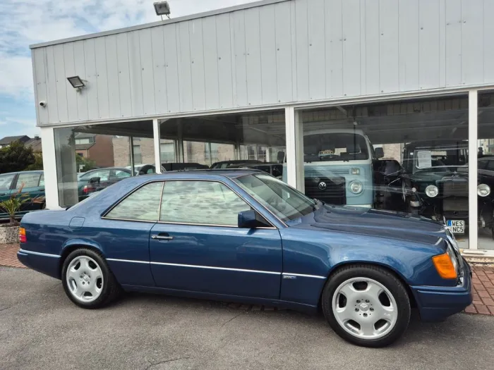 Mercedes-Benz 300 CE-24 Sportline/Dt./2. Hd/Schalter!