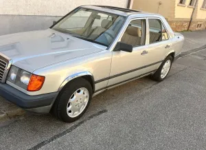 Mercedes-Benz Mercedes 260 E Typ 124 Garagenwagen Rostfr...