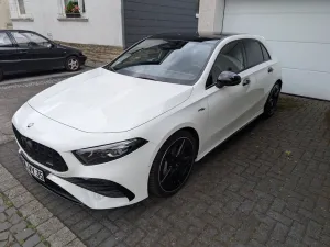 Mercedes-Benz A 35 AMG 4MATIC Burmester Panorama Garantie 2029