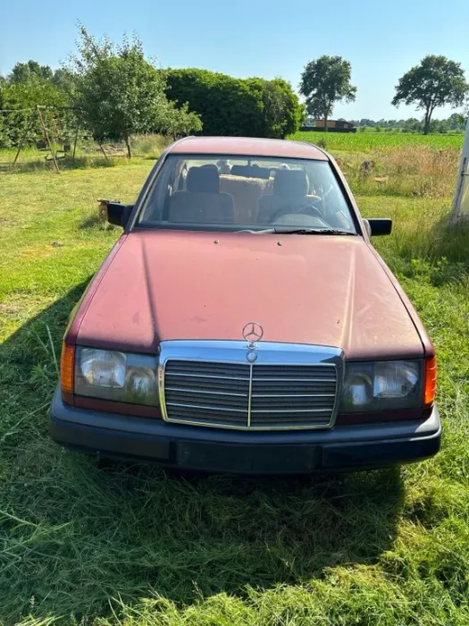 Mercedes-Benz 200