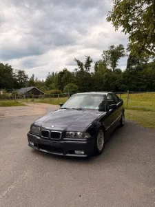 BMW e36 316i Coupé Madeiraviolett