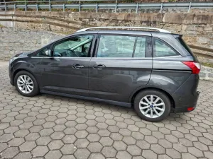 Ford Grand C-Max 1,5 EcoBoost 110kW Titanium Titanium