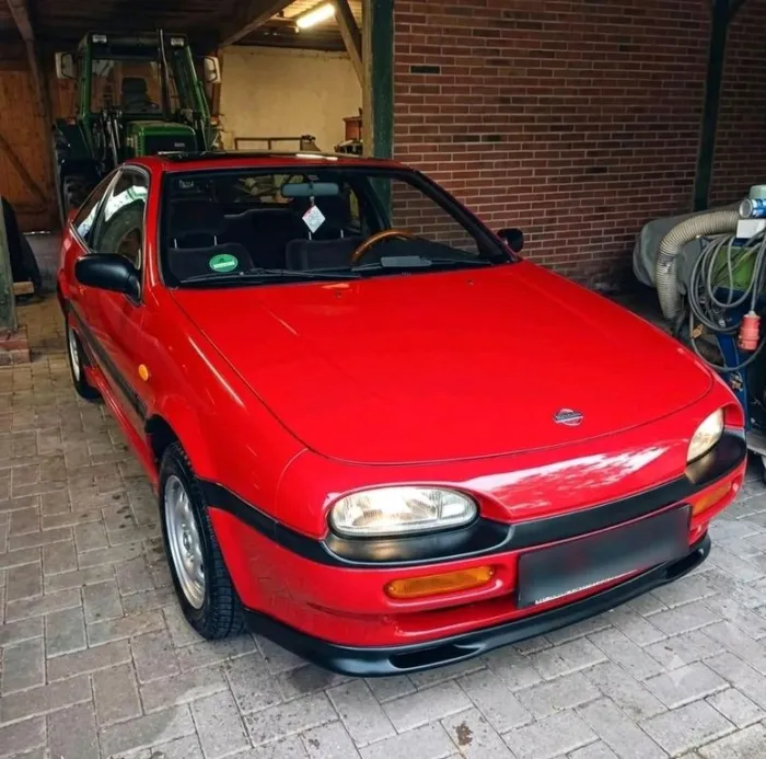Nissan 100 NX