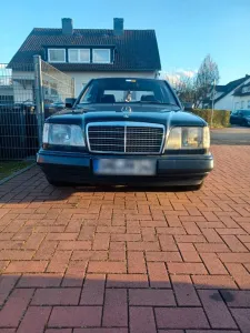 Mercedes-Benz Mercedes W124 E220