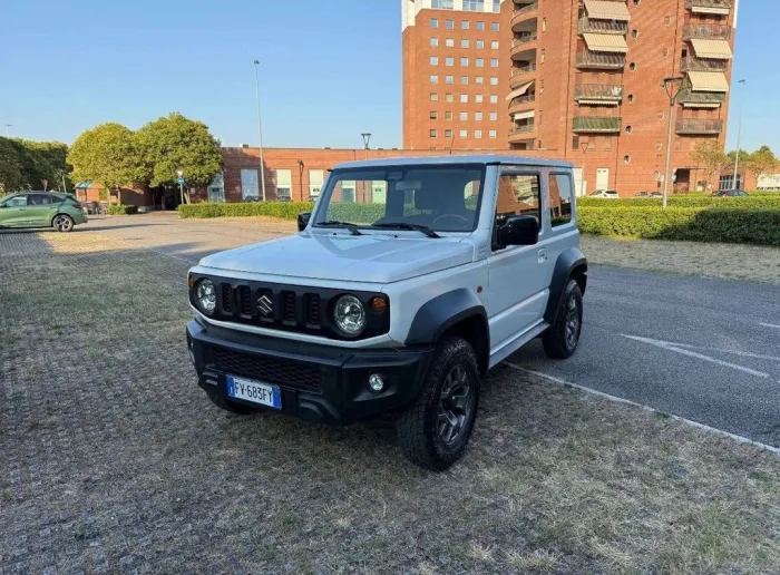 Suzuki Jimny 1.5 5MT Top