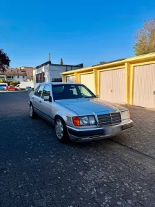 Mercedes-Benz 250 Turbodiesel H-Kennzeiche...