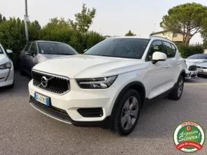 Volvo VOLVO XC40 T2 Geartronic Momentum