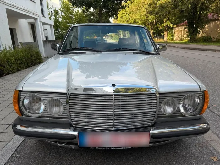 Mercedes-Benz Mercedes W123 200 D H-Kennzeichen