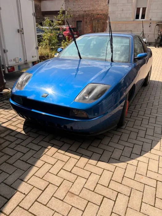 Fiat Coupe mit Motorschaden