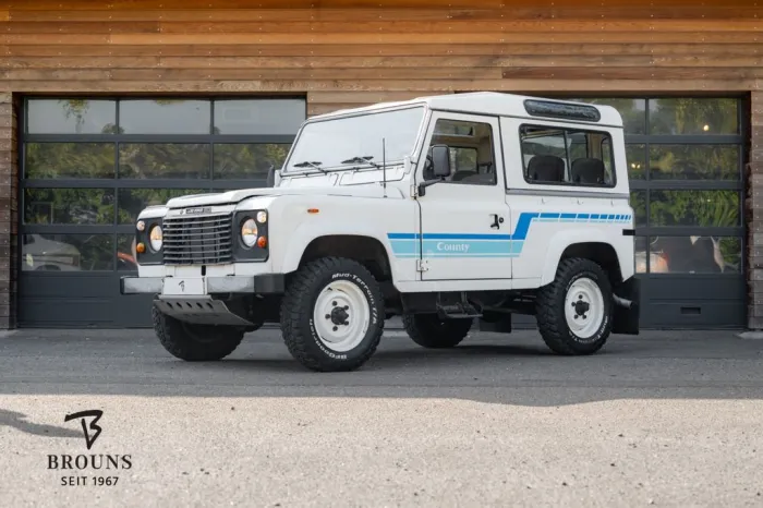 Land Rover Defender 90 County