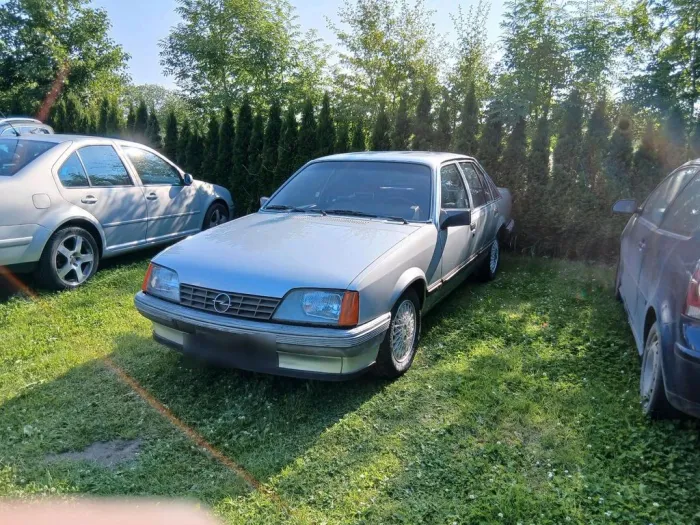 Opel Rekord E2 