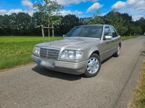 Mercedes-Benz W124 320 E TOP-Zustand, Voll...