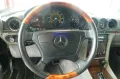 Mercedes-Benz 560 SL