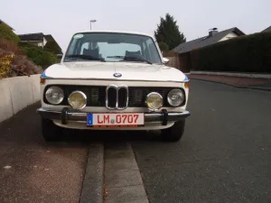 BMW 2002-Vollrestauriert-Doppelvergaser- 2+