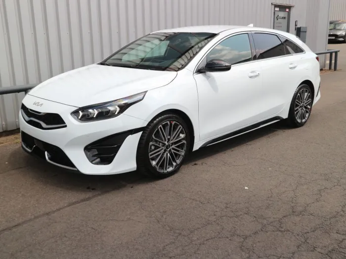Kia ProCeed 1.5 T-GDI DCT7 OPF GT LINE (CD)