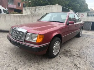 Mercedes-Benz 230