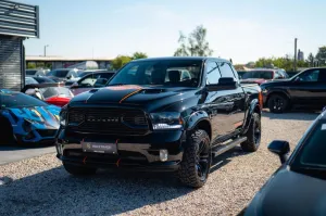 Dodge RAM 5.7 V8 HEMI 4x4 OFFROAD Night HarleyDavidson