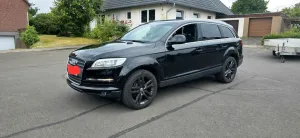 Audi Q7 Quattro mit Panoramadach und Anhän...