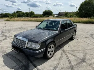 Mercedes-Benz Mercedes Benz W124 320E
