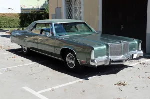 Chrysler New Yorker Brougham 7.2