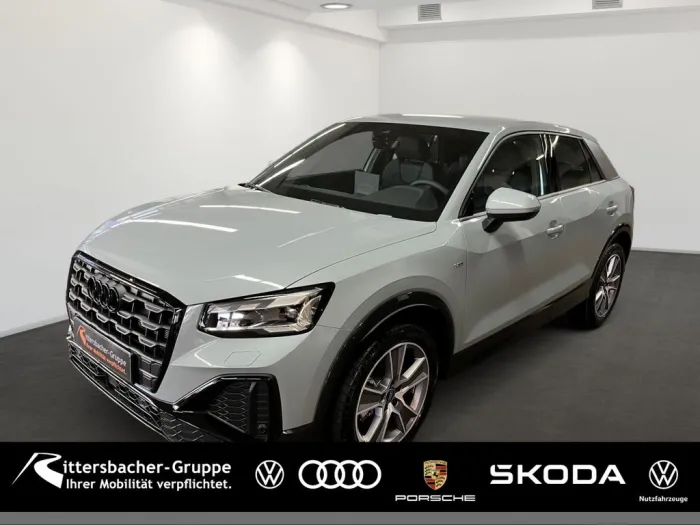 Audi Q2 2x S line Matrix LED Smartph.Interf. Assisten