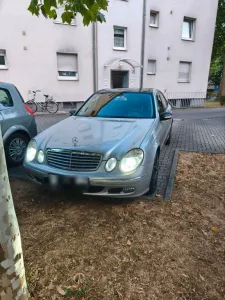 Mercedes-Benz mercedes e 220CDI