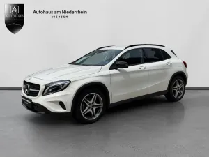 Mercedes-Benz GLA200 ++ PDC vo+hi ++ Sitzheizung ++ Navi ++