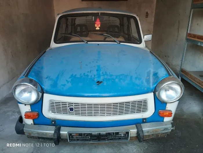 Trabant 601 Bj. 89 Papyrus, mit Eraatzteilen