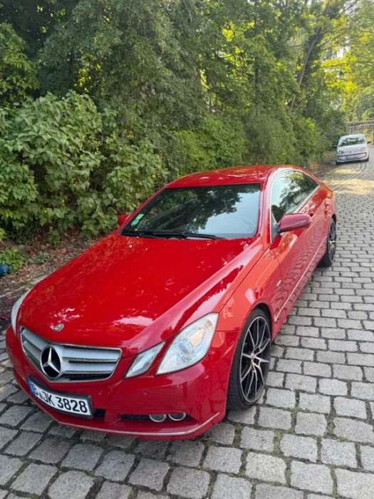 Mercedes-Benz E 250 Coupé E 250 CGI BlueEFFICIENCY AVANTG....