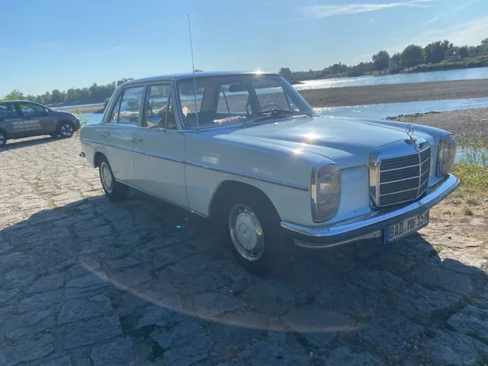 Mercedes-Benz 200