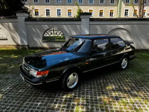 Saab 900