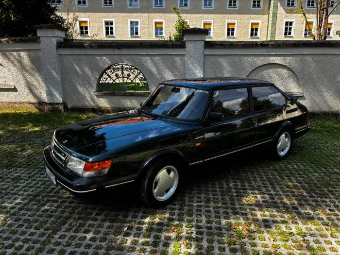 Saab 900