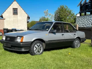 Opel Ascona c SRE Historie 55tsd 07er Taus...