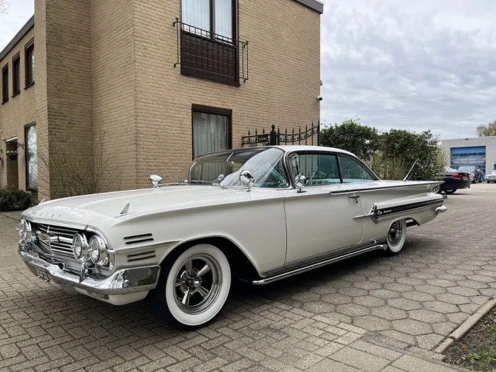 Chevrolet Impala Hard Top COUPE V 8