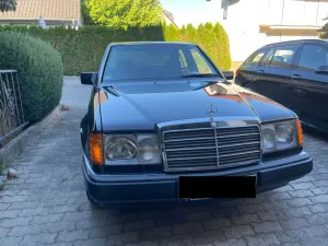 Mercedes-Benz 230 E - W124