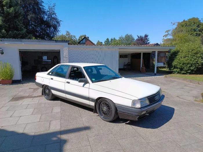 Audi 100 Typ 44 2.0 5 Zylinder