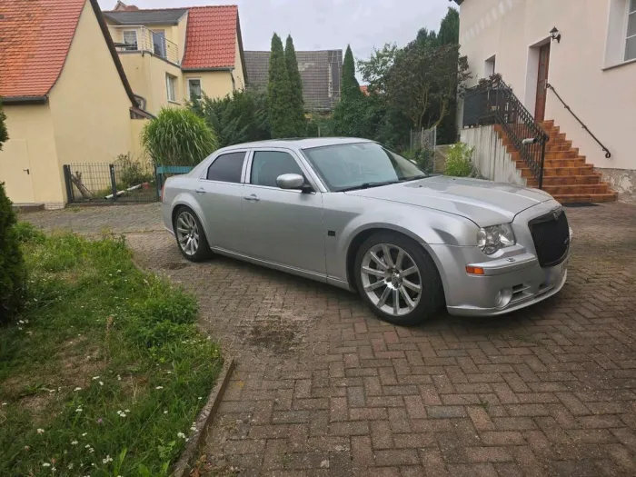 Chrysler chrysler 300c srt8