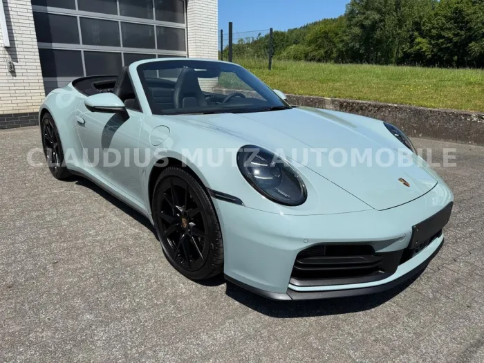 Porsche 992.2 Cabrio °shade green°INNO°MATRIX°SPORTABGAS