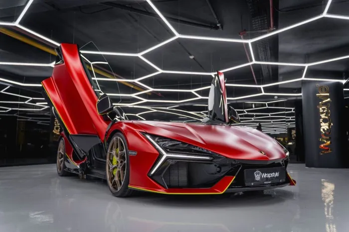 Lamborghini Revuelto
