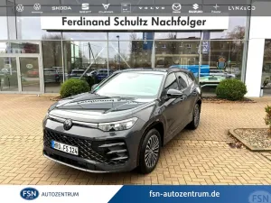 Volkswagen Tayron R-LINE BLACK HYBRID+MATRIX+AHK+PANO+DCC