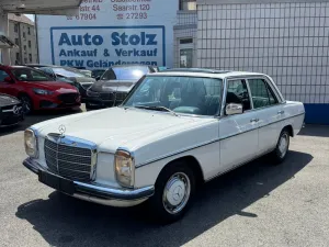 Mercedes-Benz 200 STRICH8 W115,SCHIEBEDACH,VELOUR,AUTOMATIK