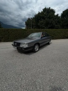 Audi 100 2.3L