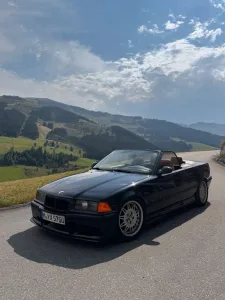 BMW e36 325iA