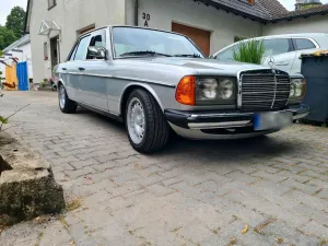 Mercedes-Benz Oldtimer Mercedes W123 230er Bjh 77
