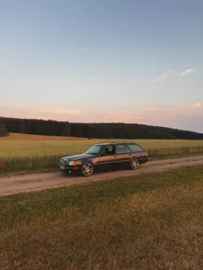 Mercedes-Benz W124 S124 280Te 280T m104 VIEL NEU!!