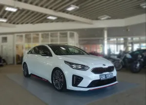 Kia ProCeed GT DCT; NAV/ PANO/ KAM/ GJR/ KEYL/ JBL..